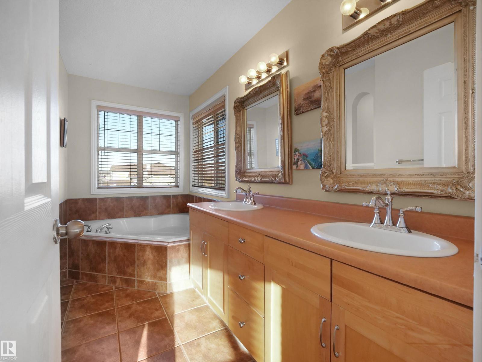 161 Easton Rd Sw, Edmonton, Alberta  T6X 1C3 - Photo 16 - E4470286