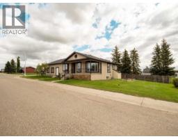 996 2 Avenue W, Cardston, Alberta