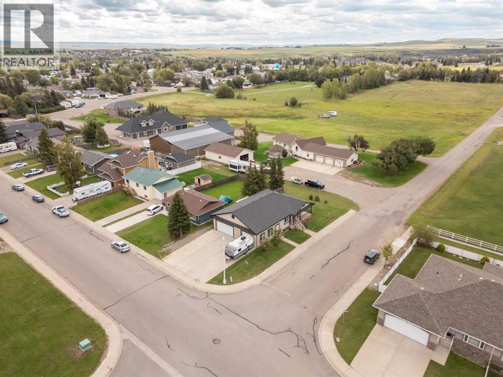 996 2 Avenue W, Cardston, Alberta  T0K 0K0 - Photo 3 - A2243990