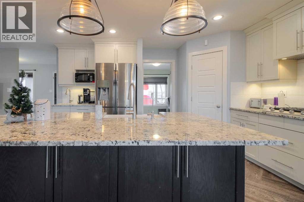 541 Aquitania Boulevard W, Lethbridge, Alberta  T1J 5G7 - Photo 11 - A2272884