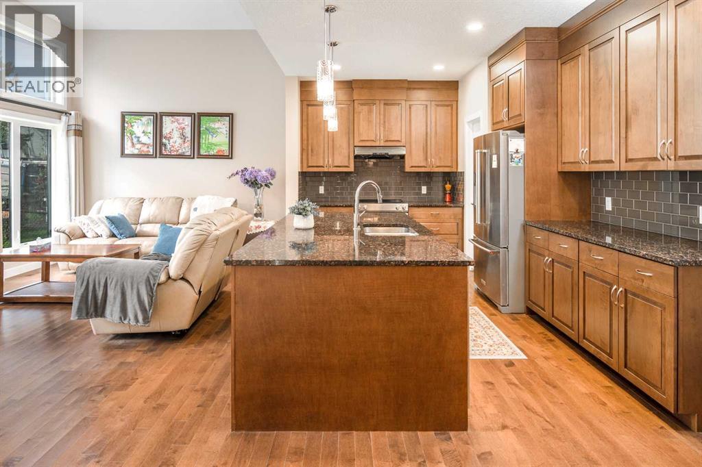 767 Shawnee Drive Sw, Calgary, Alberta  T2Y 1V6 - Photo 3 - A2279140