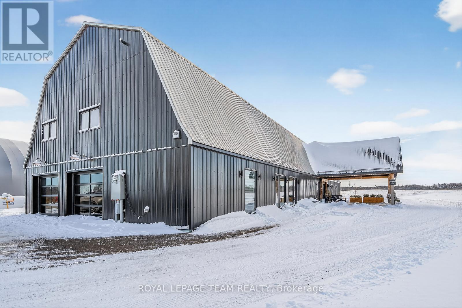 877 Huntmar Drive, Ottawa, Ontario  K0A 1L0 - Photo 2 - X12719132