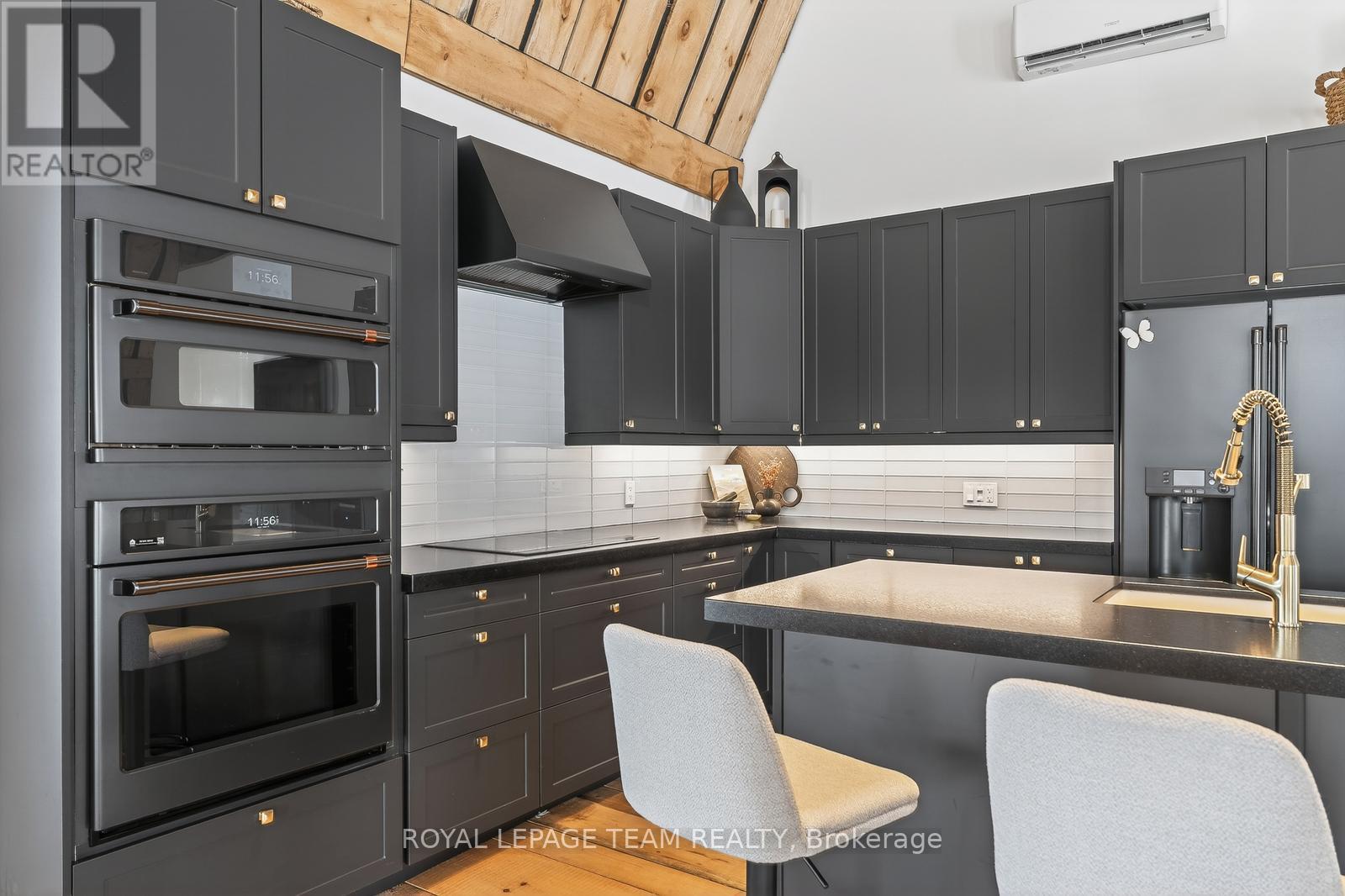 877 Huntmar Drive, Ottawa, Ontario  K0A 1L0 - Photo 9 - X12719132