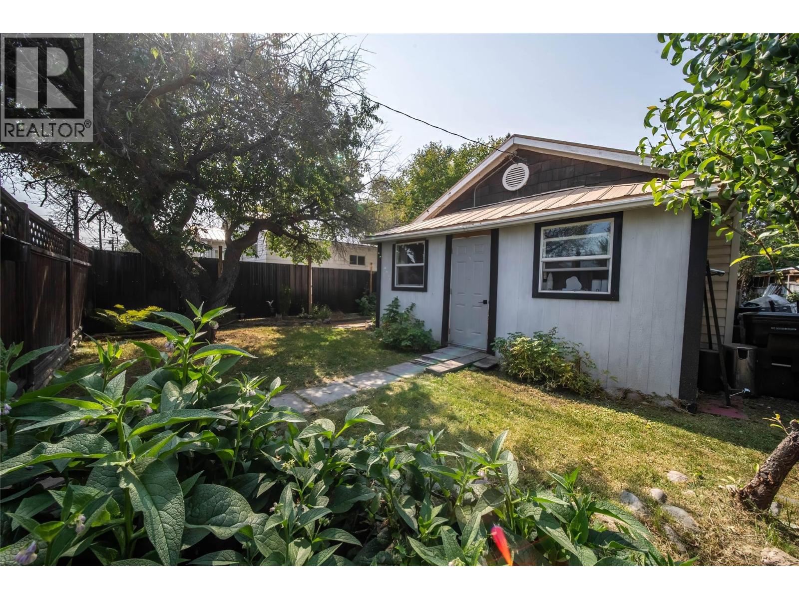 31 14th Avenue S, Cranbrook, British Columbia  V1C 2W8 - Photo 1 - 10373352