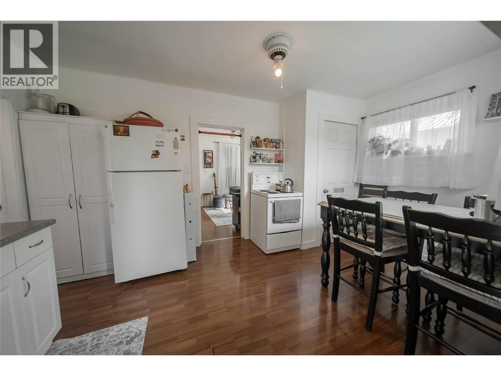 31 14th Avenue S, Cranbrook, British Columbia  V1C 2W8 - Photo 4 - 10373352