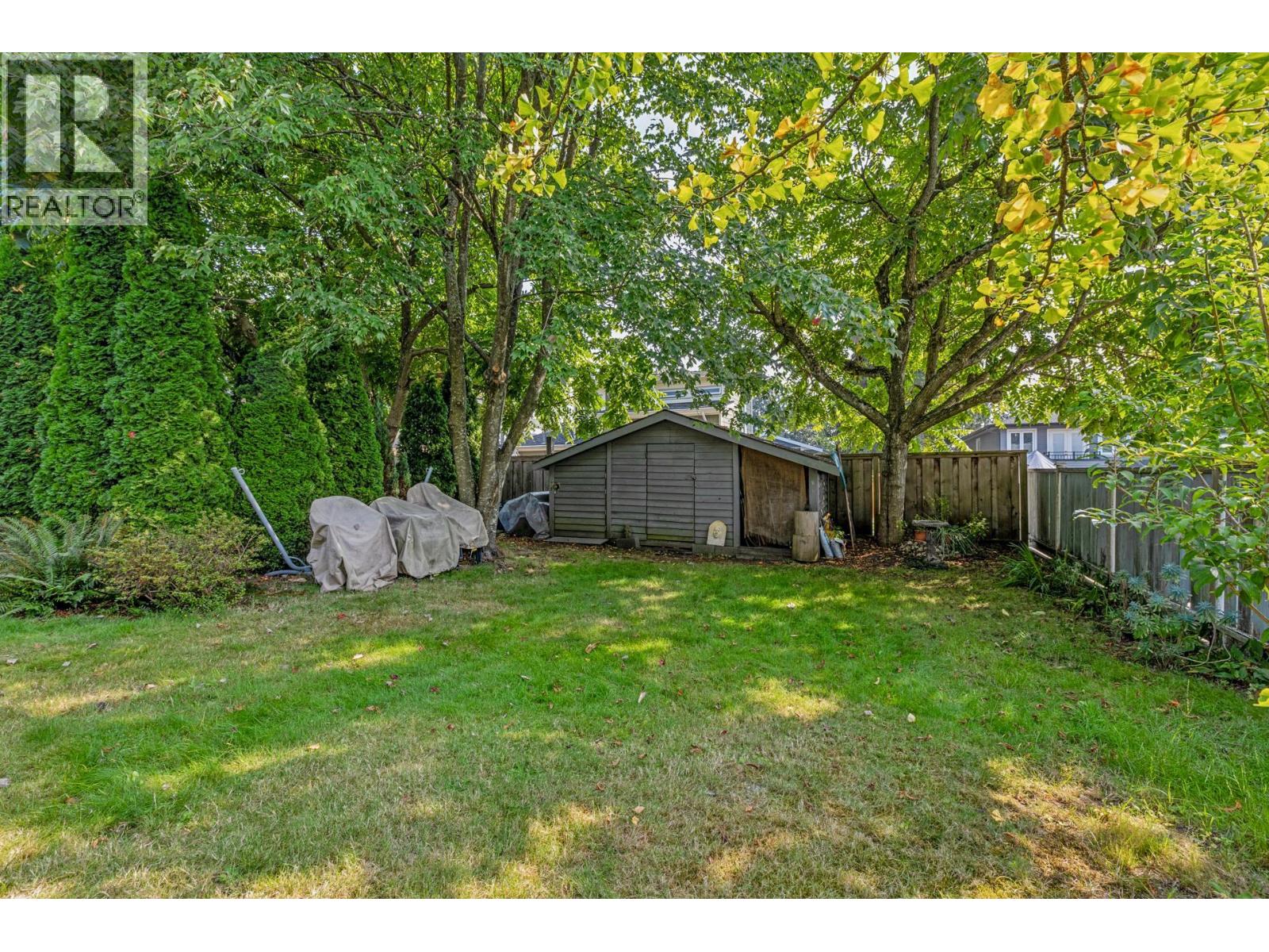 415 W 26th Street, North Vancouver, British Columbia  V7N 2G9 - Photo 37 - R3082057