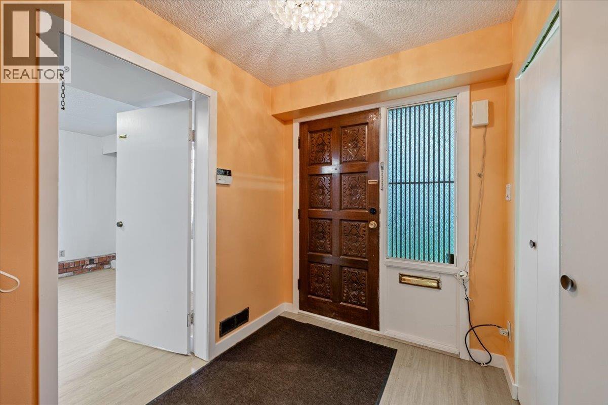 3279 Parker Street, Vancouver, British Columbia V5K 2V7 - Photo 4 - R3082067