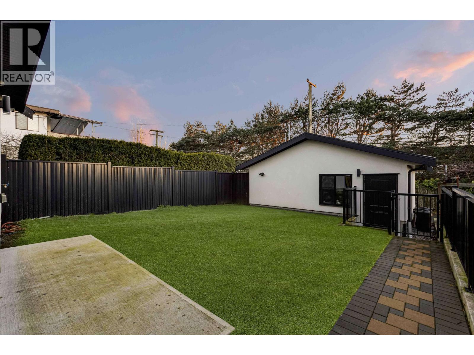 2666 E 8th Avenue, Vancouver, British Columbia  V5M 1W5 - Photo 3 - R3081828