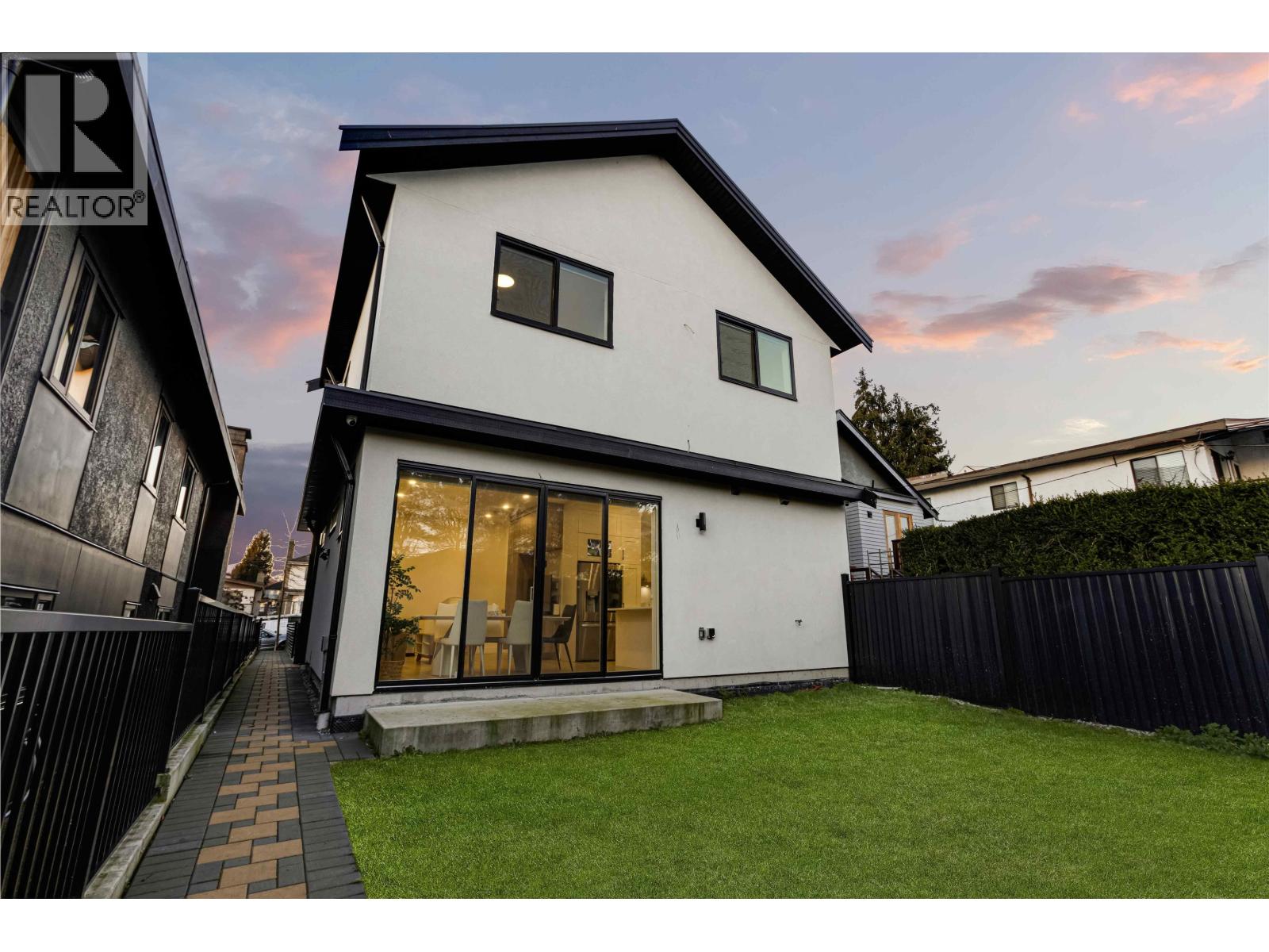 2666 E 8th Avenue, Vancouver, British Columbia  V5M 1W5 - Photo 4 - R3081828