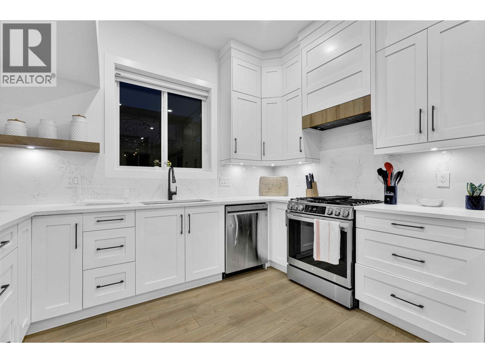 2666 E 8th Avenue, Vancouver, British Columbia  V5M 1W5 - Photo 13 - R3081828