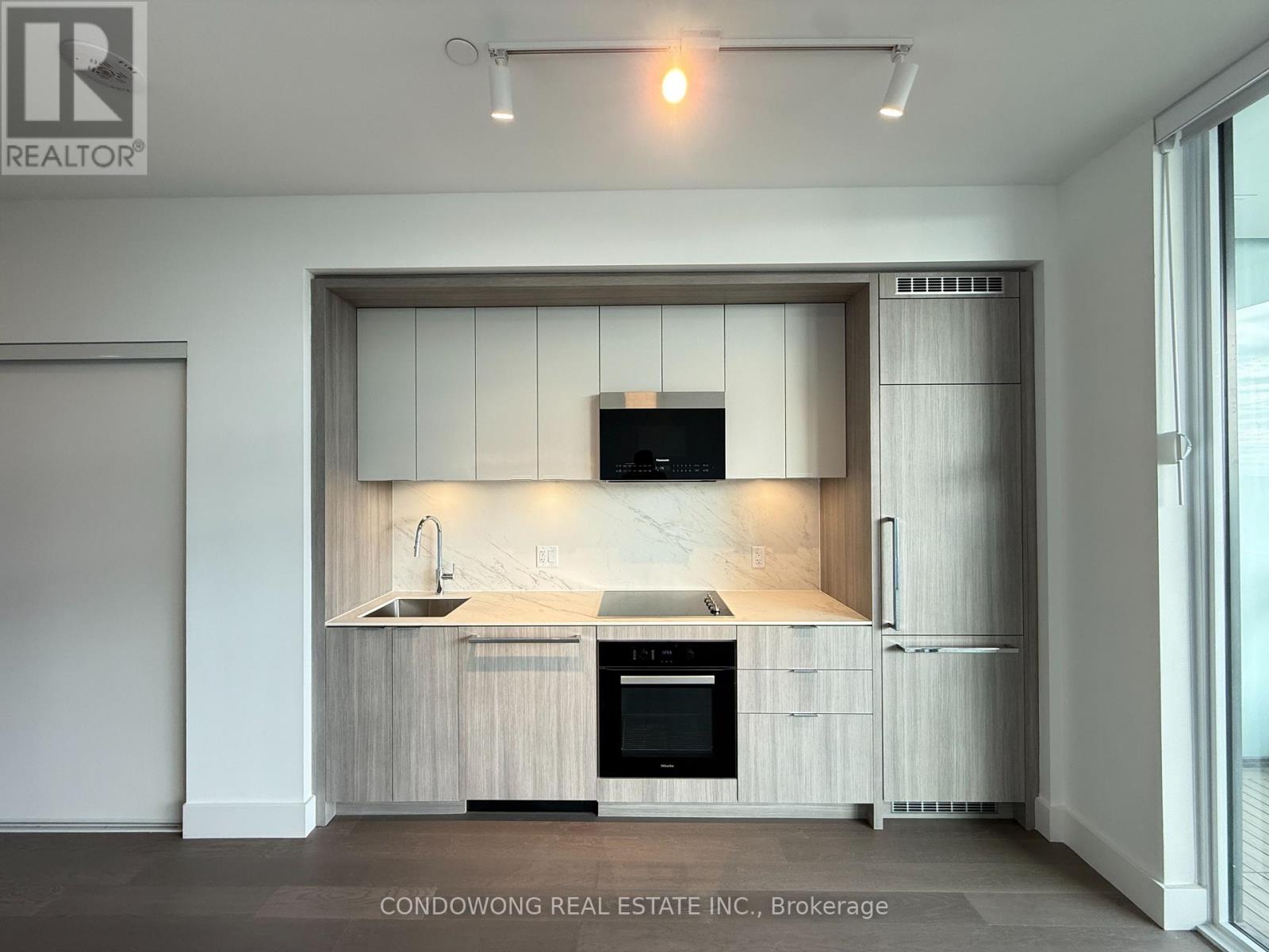 1014 - 6 Greenbriar Road, Toronto, Ontario  M2K 0H6 - Photo 4 - C12719112