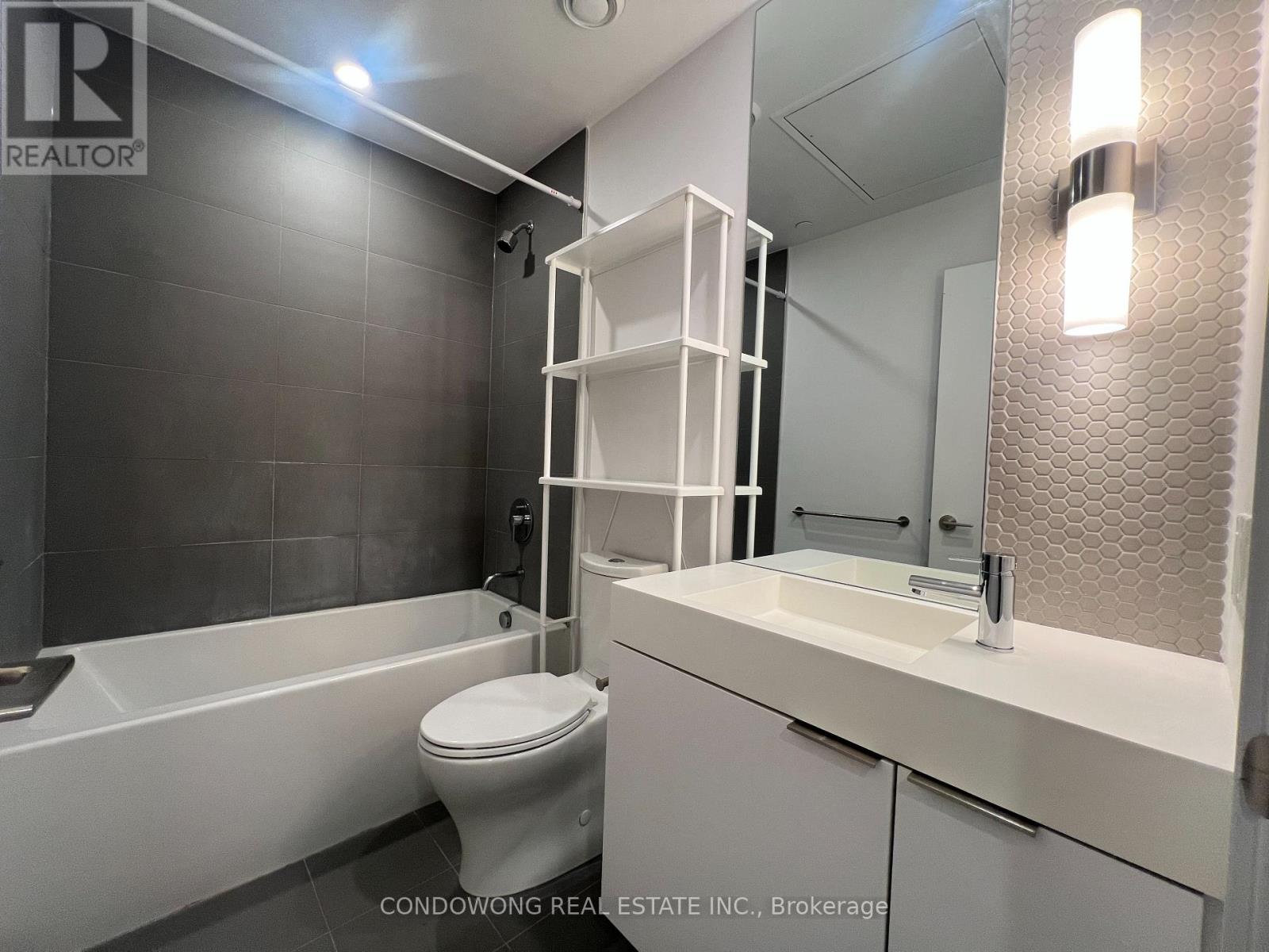 401 - 33 Helendale Avenue, Toronto, Ontario  M4R 0A4 - Photo 14 - C12719118