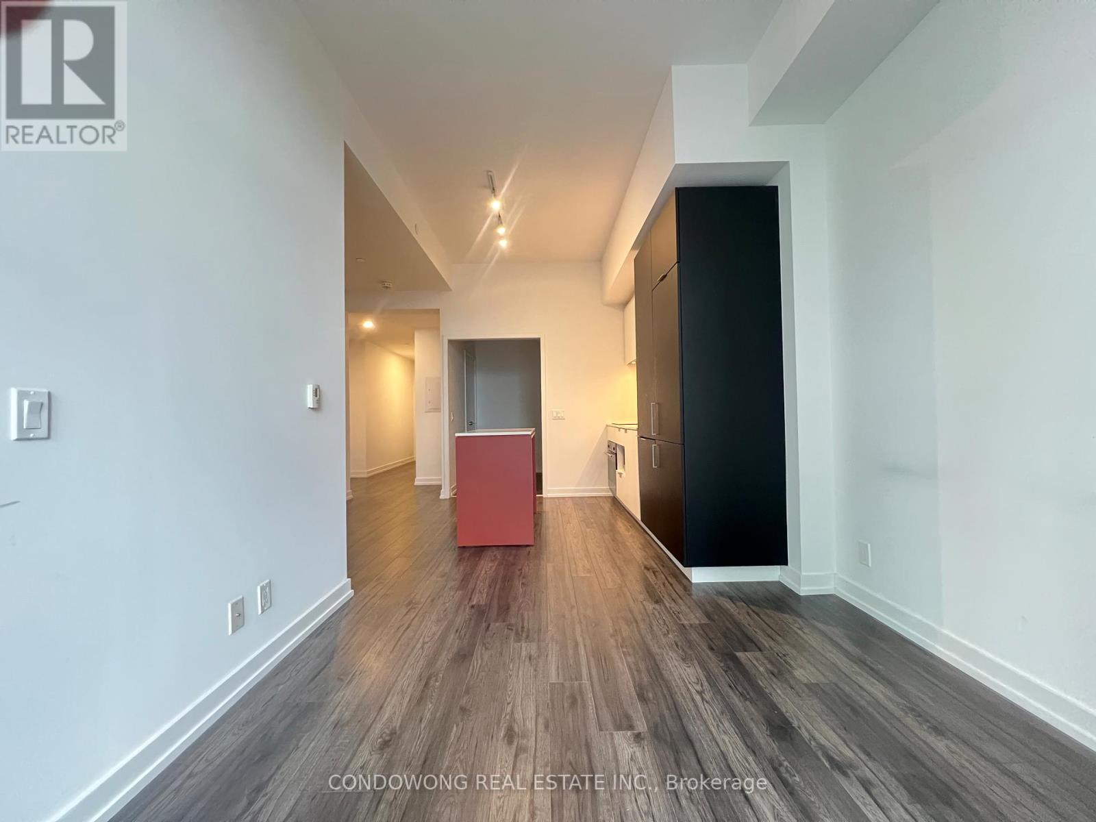 401 - 33 Helendale Avenue, Toronto, Ontario  M4R 0A4 - Photo 9 - C12719118