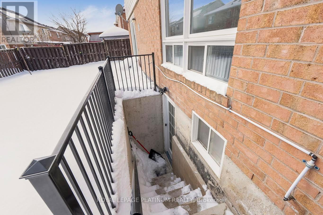 23 Mendoza Drive, Brampton, Ontario  L7A 3M1 - Photo 17 - W12718974