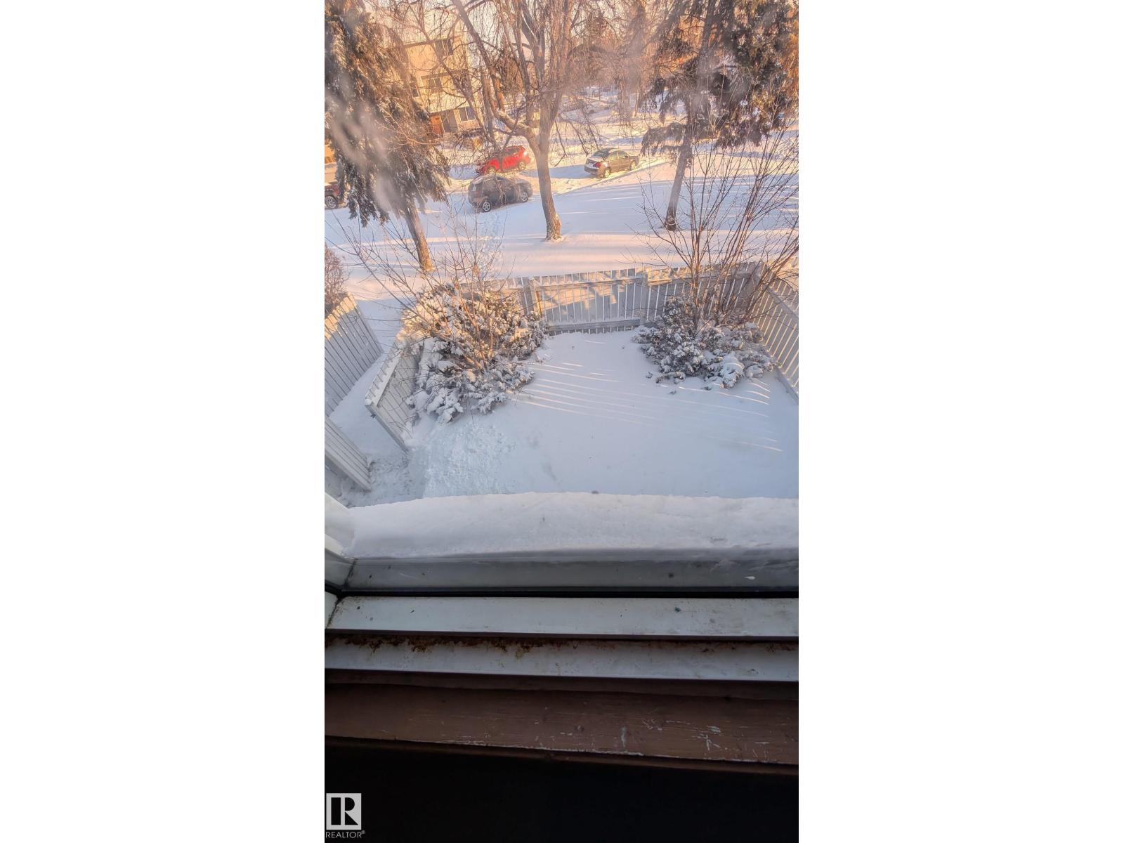 4 Amberly Ct Nw, Edmonton, Alberta  T5A 2H9 - Photo 3 - E4468388