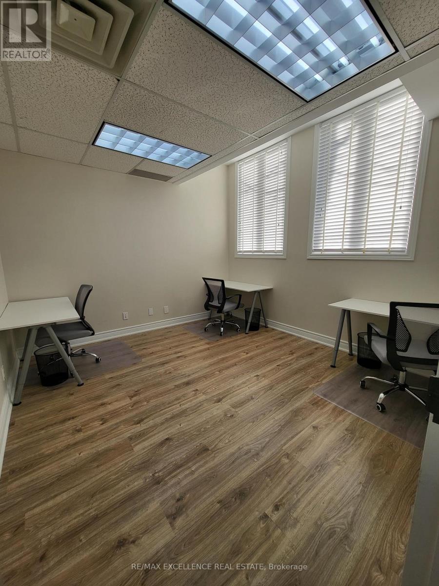 103 - 2896 South Sheridan Way, Oakville, Ontario  L6J 7L4 - Photo 3 - W12719106