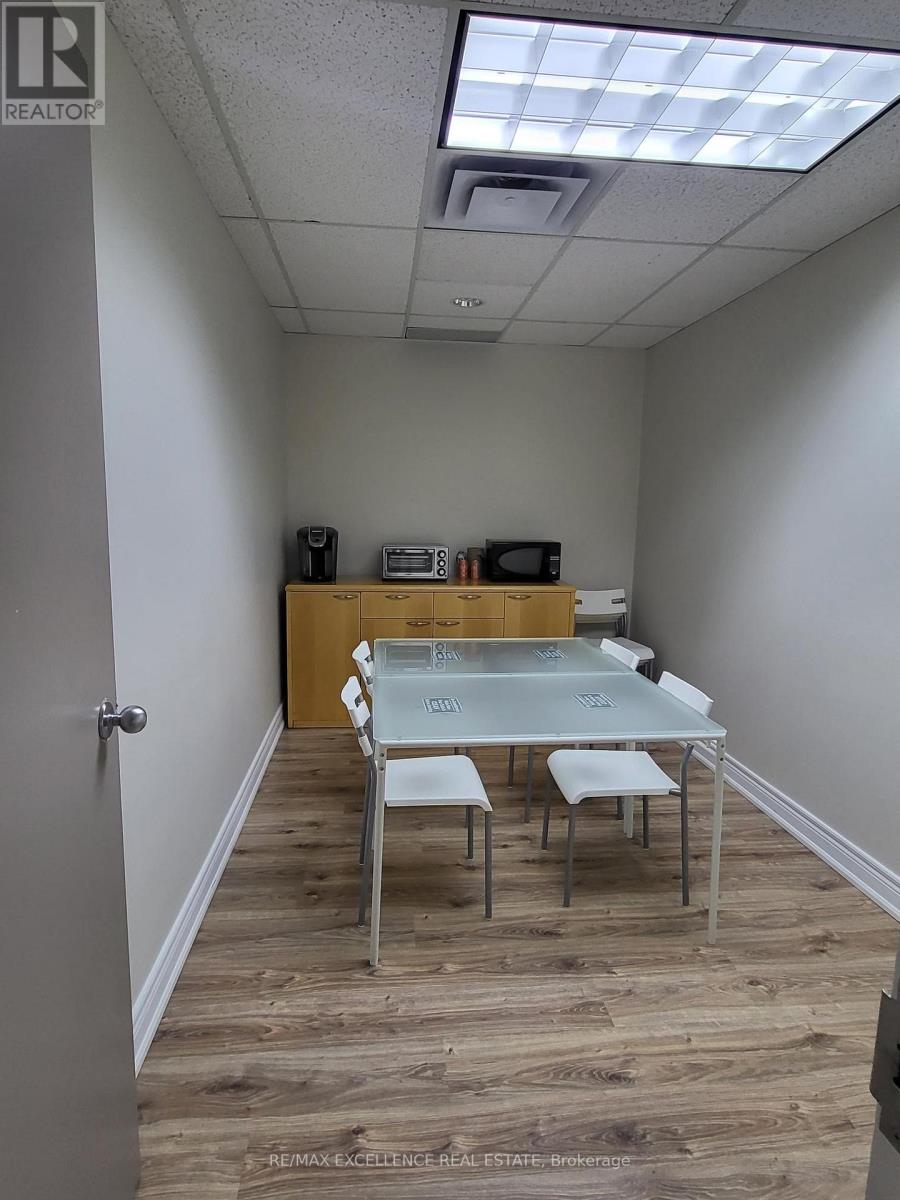 103 - 2896 South Sheridan Way, Oakville, Ontario  L6J 7L4 - Photo 4 - W12719106