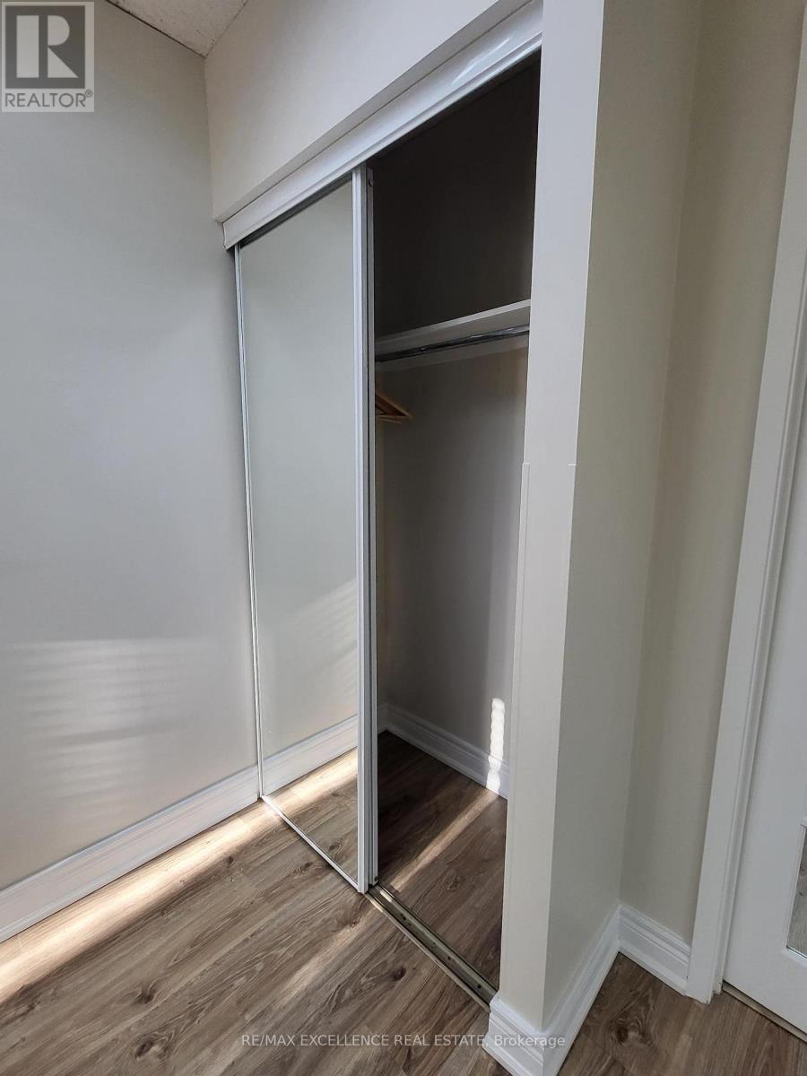 103 - 2896 South Sheridan Way, Oakville, Ontario  L6J 7L4 - Photo 5 - W12719106