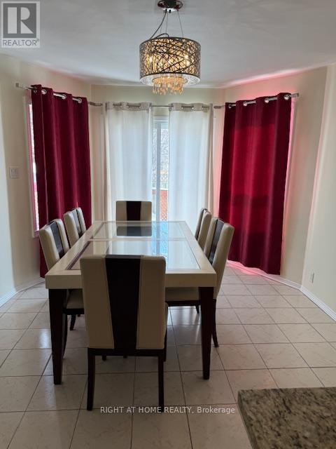 406 Hillbury Drive, Mississauga, Ontario  L5R 1X7 - Photo 8 - W12719116