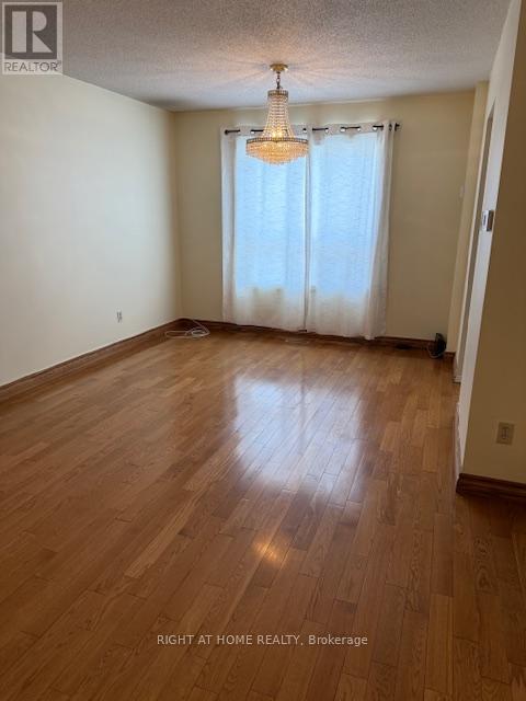 406 Hillbury Drive, Mississauga, Ontario  L5R 1X7 - Photo 9 - W12719116