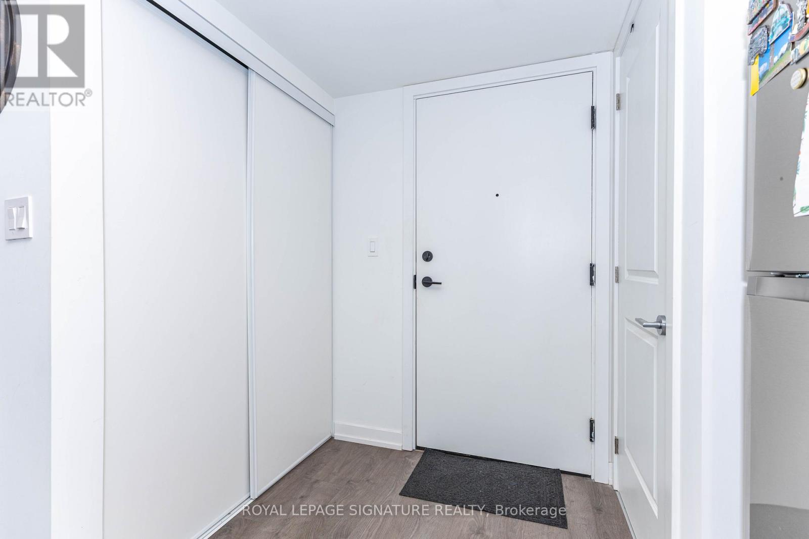 813 - 556 Marlee Avenue, Toronto, Ontario  M6B 0B1 - Photo 4 - W12719134