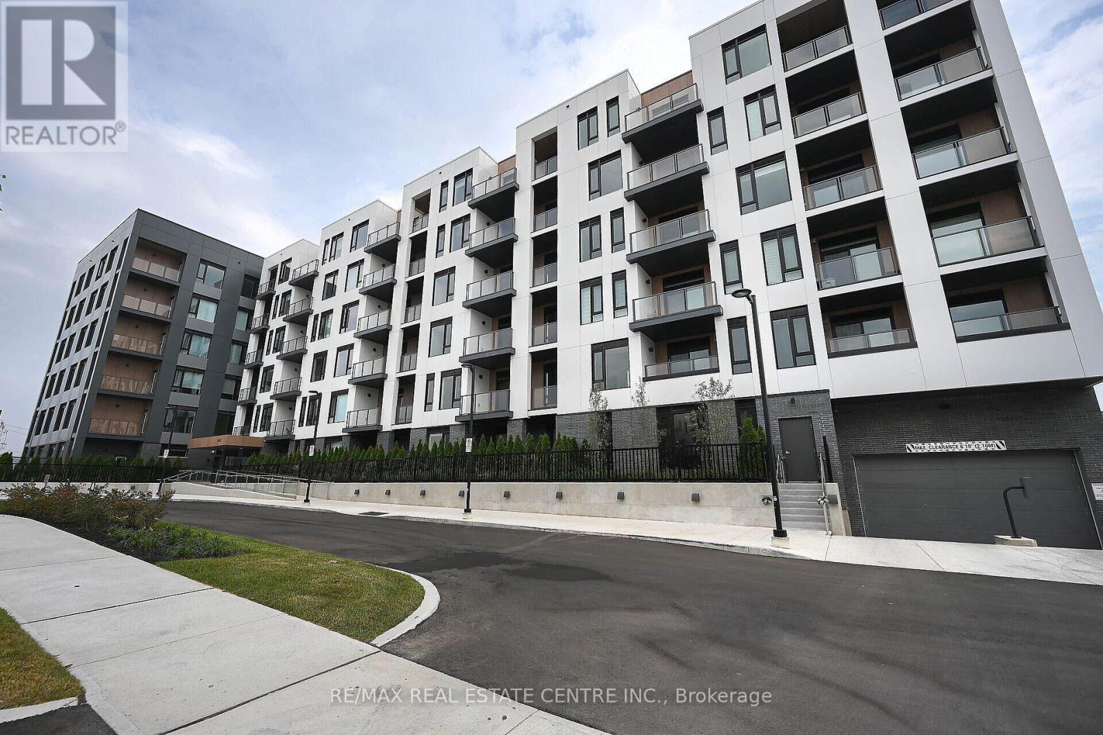 212 - 1440 Clarriage Court, Milton, Ontario  L9T 2X5 - Photo 2 - W12719136