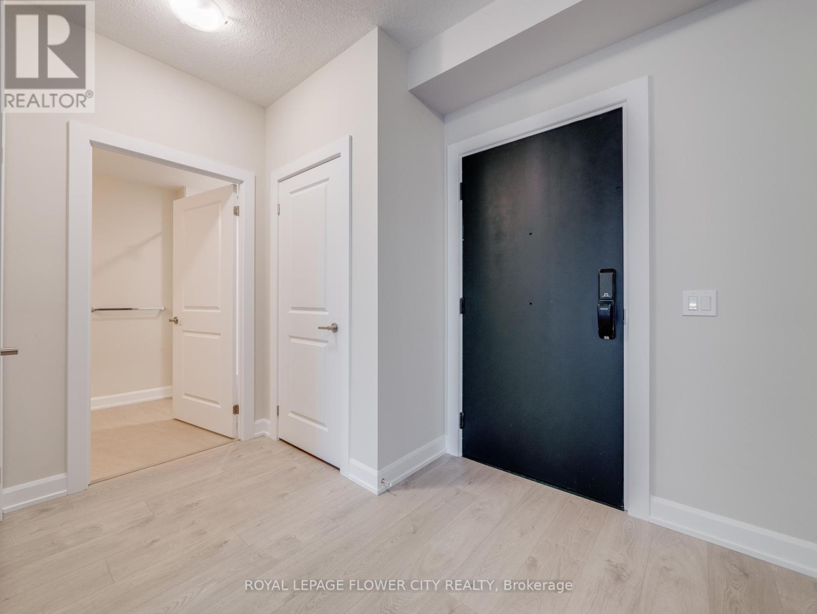 213 - 3220 William Coltson Avenue, Oakville, Ontario  L6H 7X9 - Photo 6 - W12719144