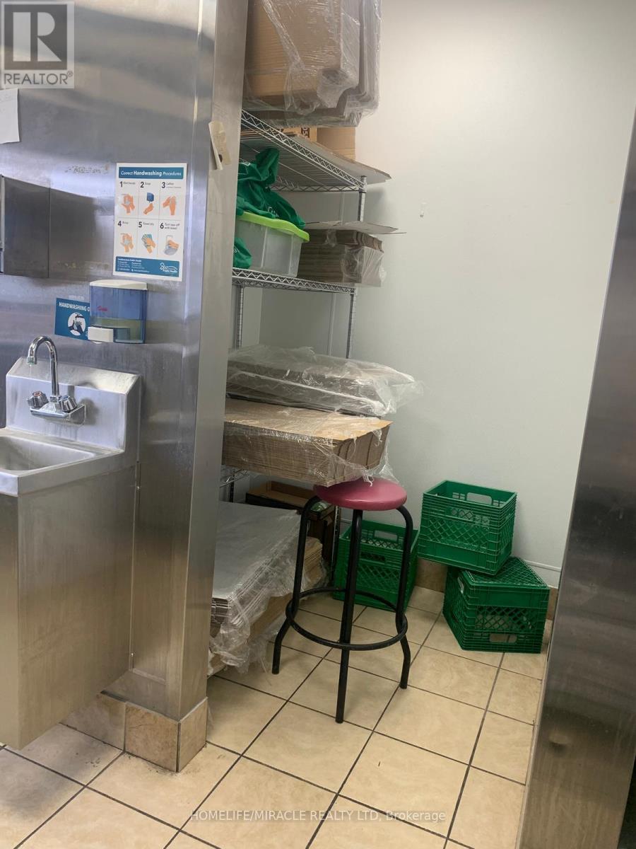 379 Norwich Avenue, Woodstock, Ontario  N4S 3W4 - Photo 8 - X12719098