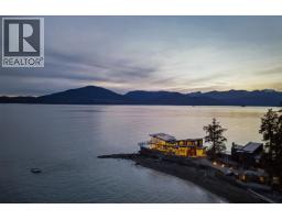 15 BRUNSWICK BEACH ROAD, Lions Bay, British Columbia