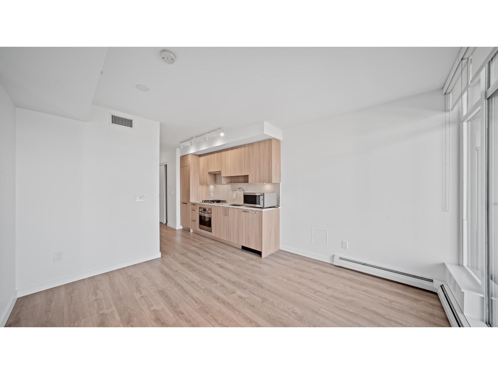 2004 13350 Central Avenue, Surrey, British Columbia  V3T 0S1 - Photo 9 - R3081995