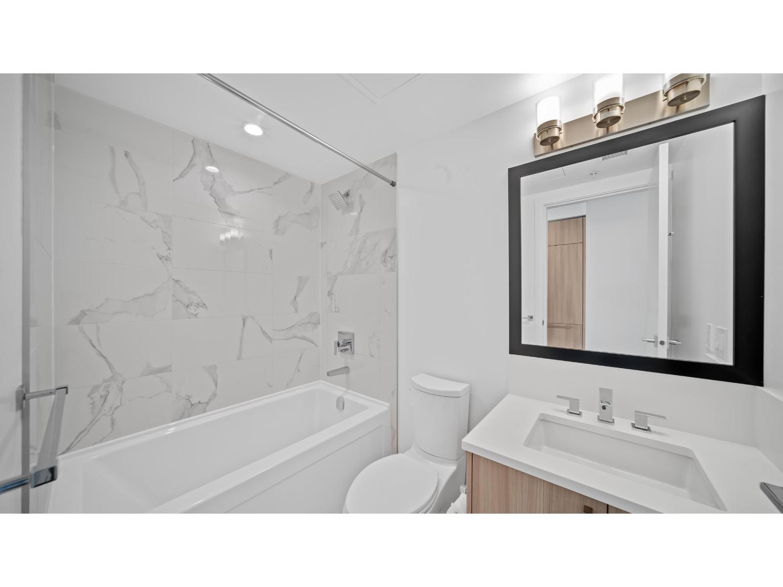 2004 13350 Central Avenue, Surrey, British Columbia  V3T 0S1 - Photo 24 - R3081995