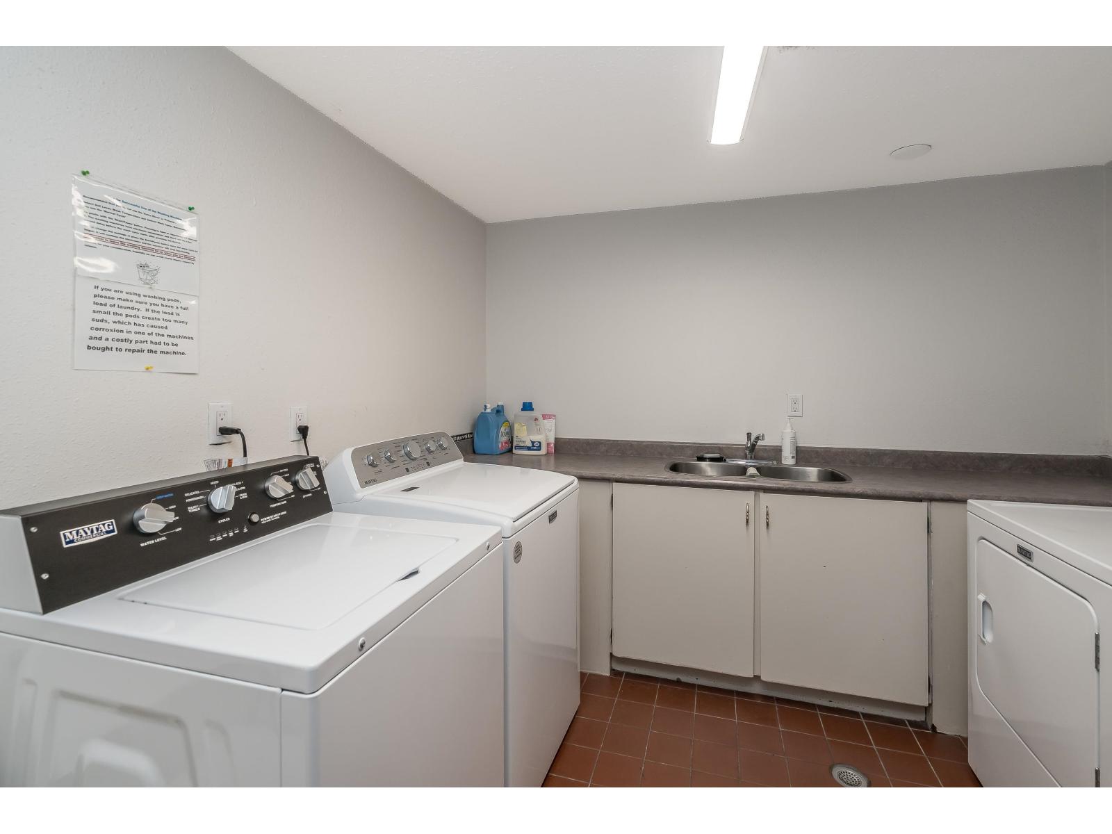 303 1360 Martin Street, White Rock, British Columbia  V4B 3W5 - Photo 23 - R3081915