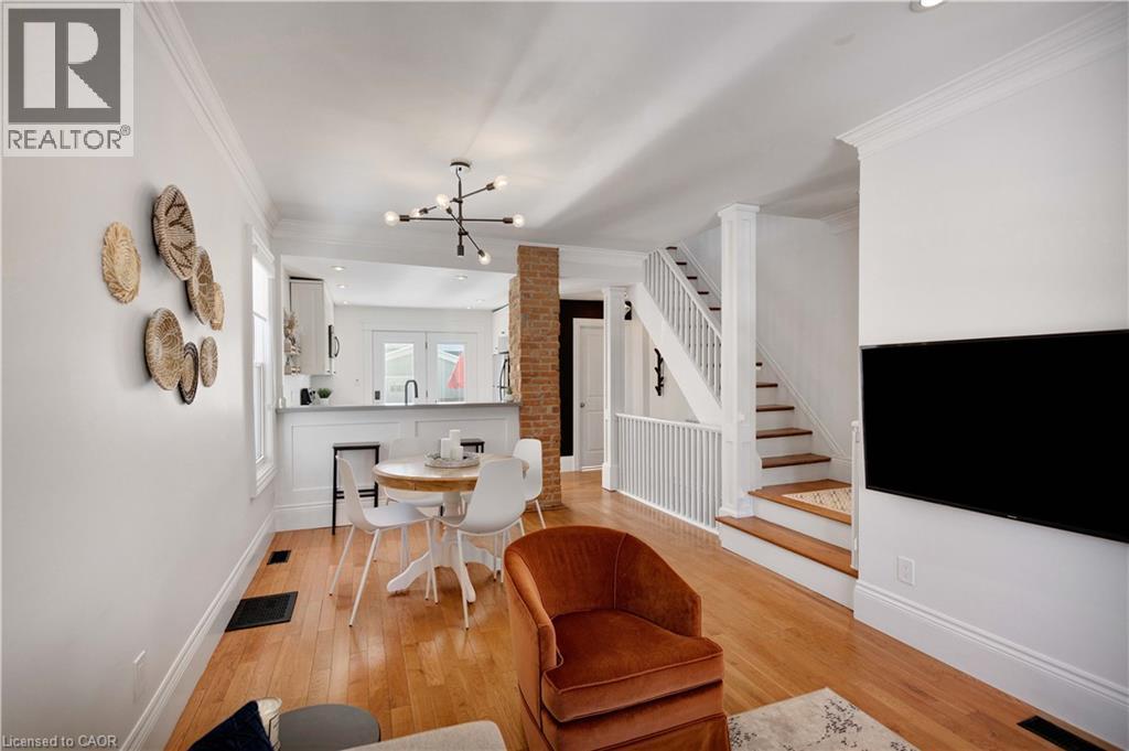 37 CHATHAM Street, Hamilton, Ontario