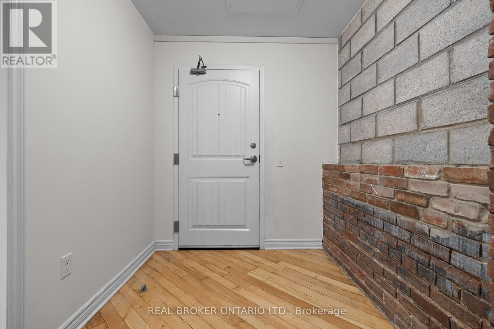 116 - 150 Mill Street, Carleton Place, Ontario  K7C 1T4 - Photo 2 - X12719174