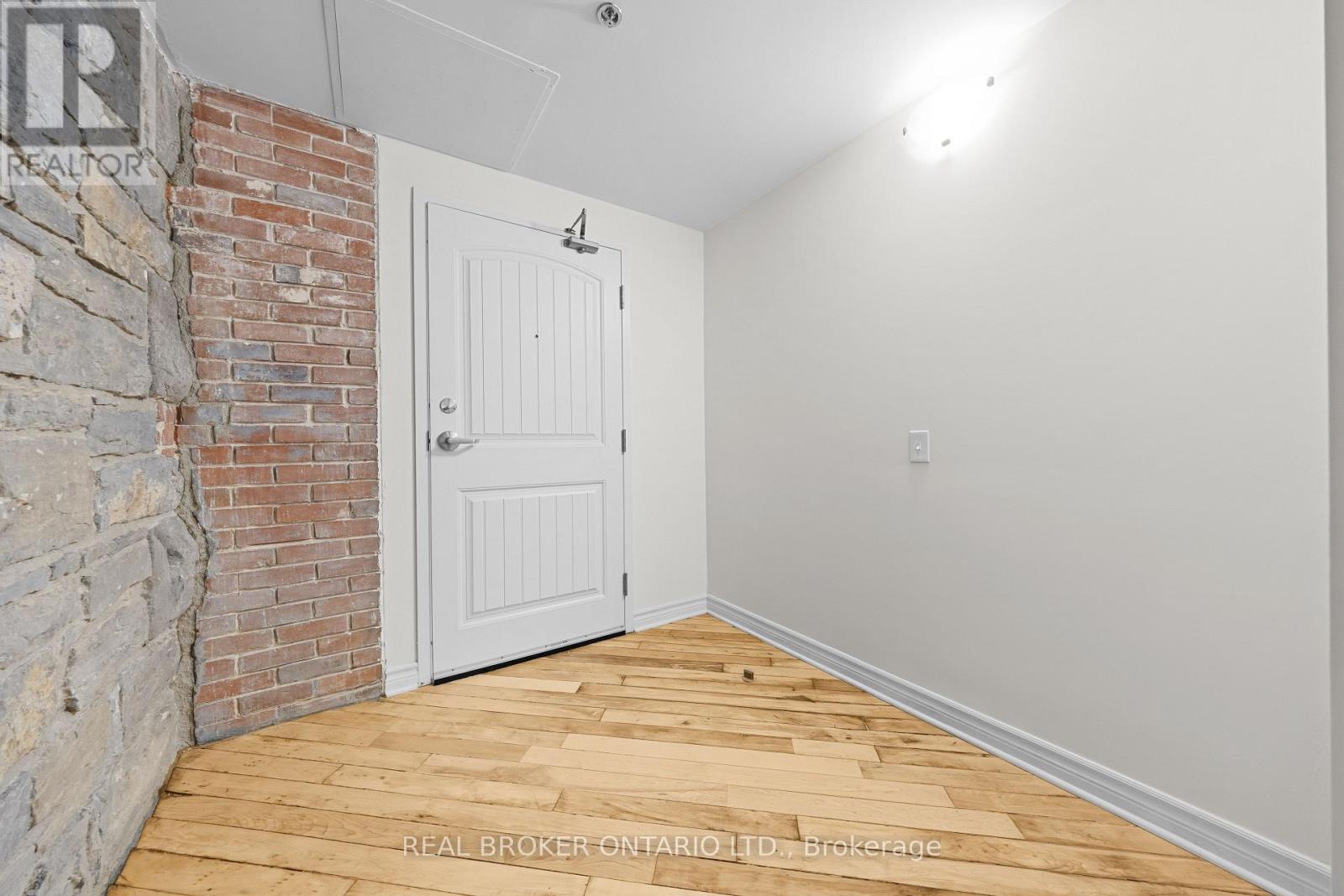 310 - 150 Mill Street, Carleton Place, Ontario  K7C 1T4 - Photo 2 - X12719190