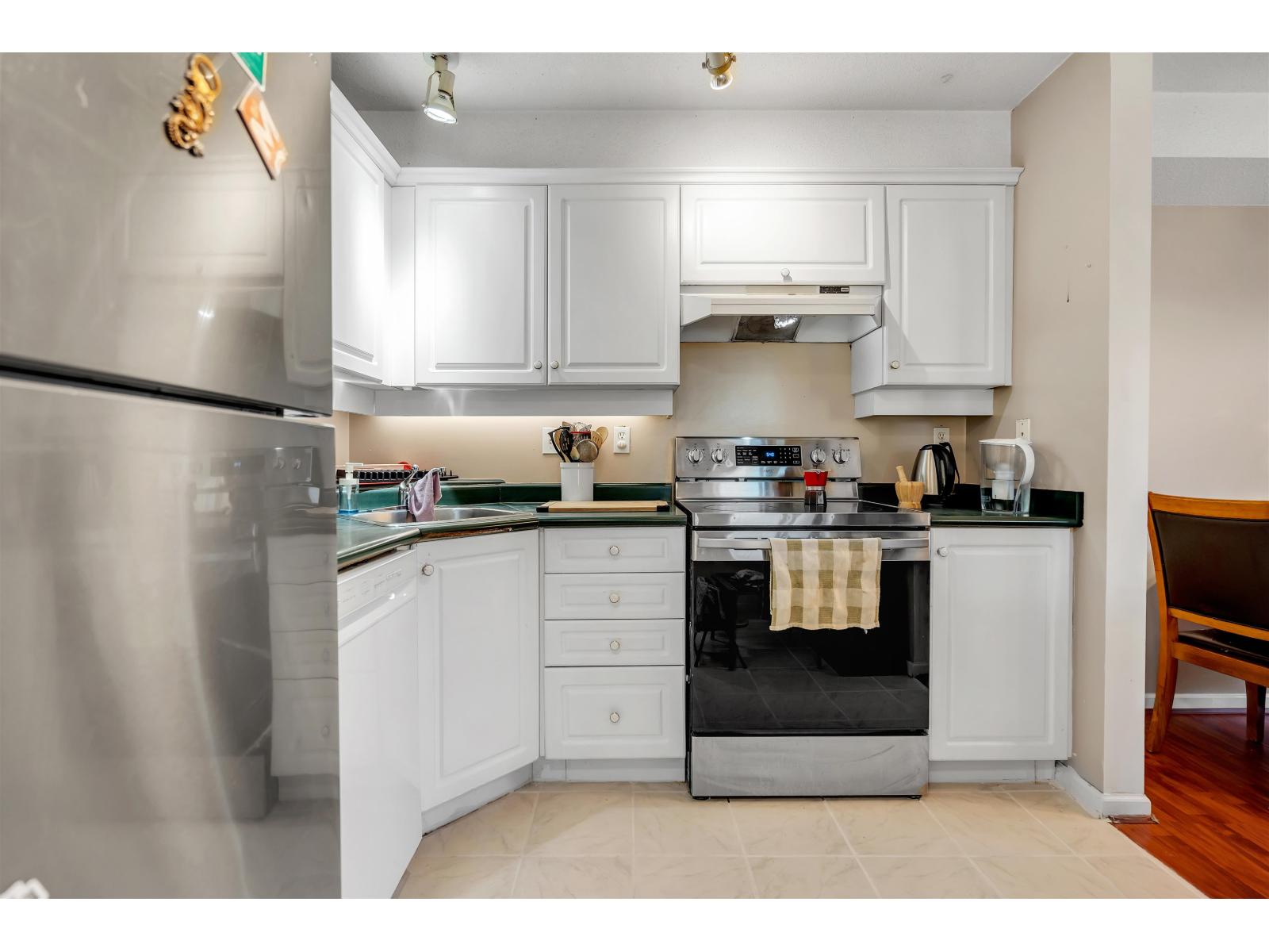 313 13780 76 Avenue, Surrey, British Columbia  V3W 1E5 - Photo 3 - R3078652