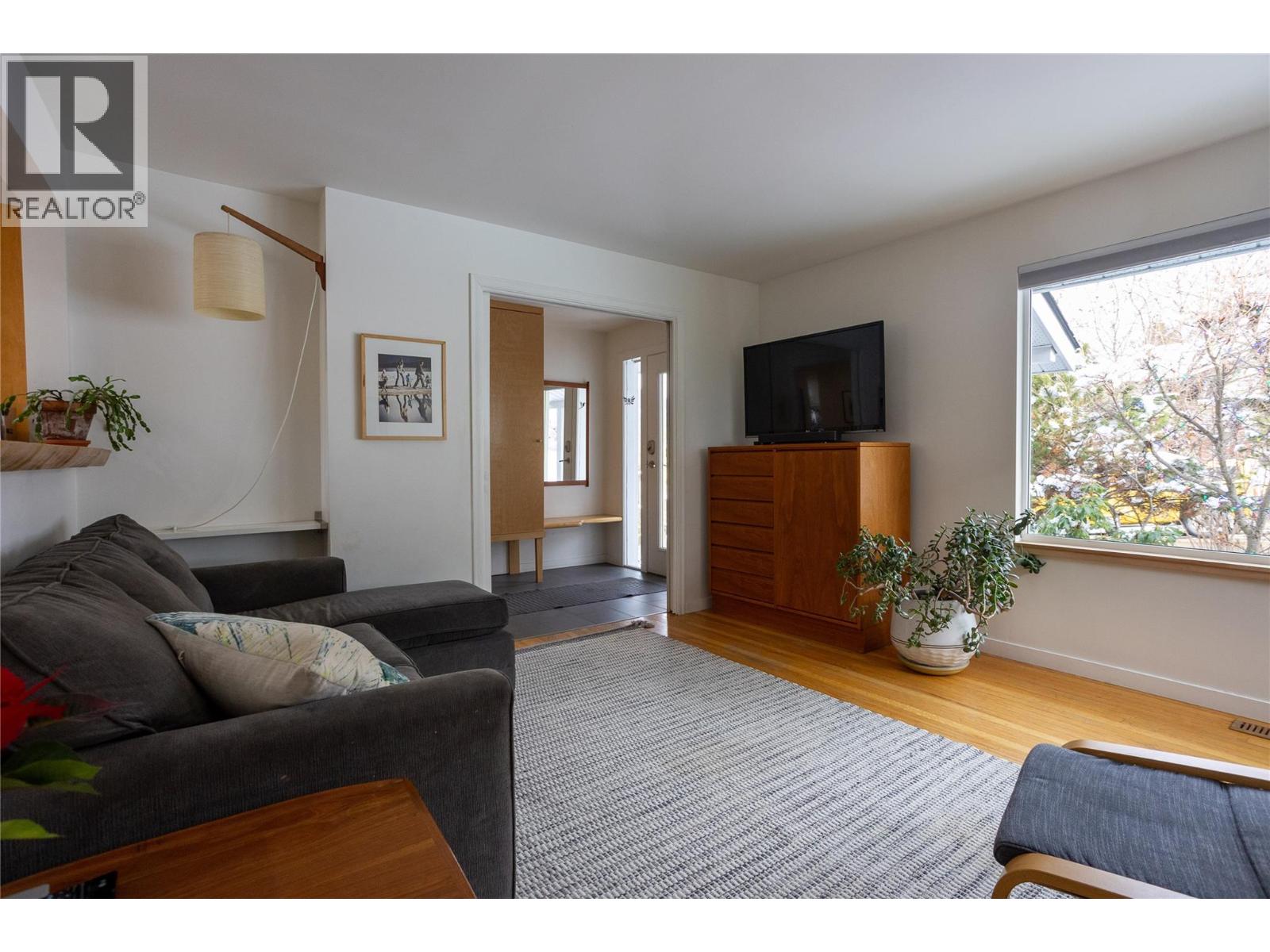 1420 Kootenay Street, Nelson, British Columbia  V1L 1L7 - Photo 5 - 10371815