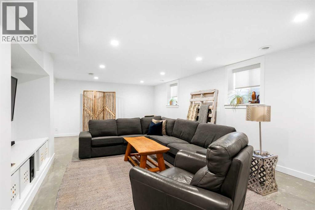 3332 Caribou Drive Nw, Calgary, Alberta  T2L 0S5 - Photo 18 - A2280108