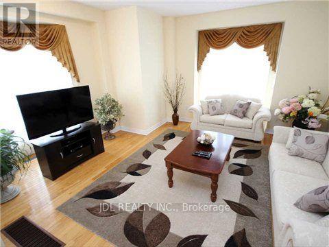 1919 Bur Oak Avenue, Markham, Ontario  L6E 1W3 - Photo 8 - N12719150