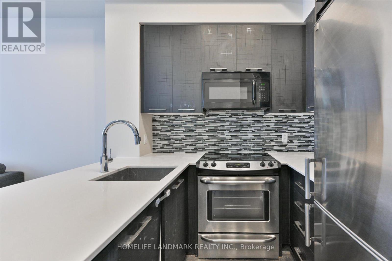 Lph20 - 9471 Yonge Street, Richmond Hill, Ontario  L4C 1V4 - Photo 11 - N12719162