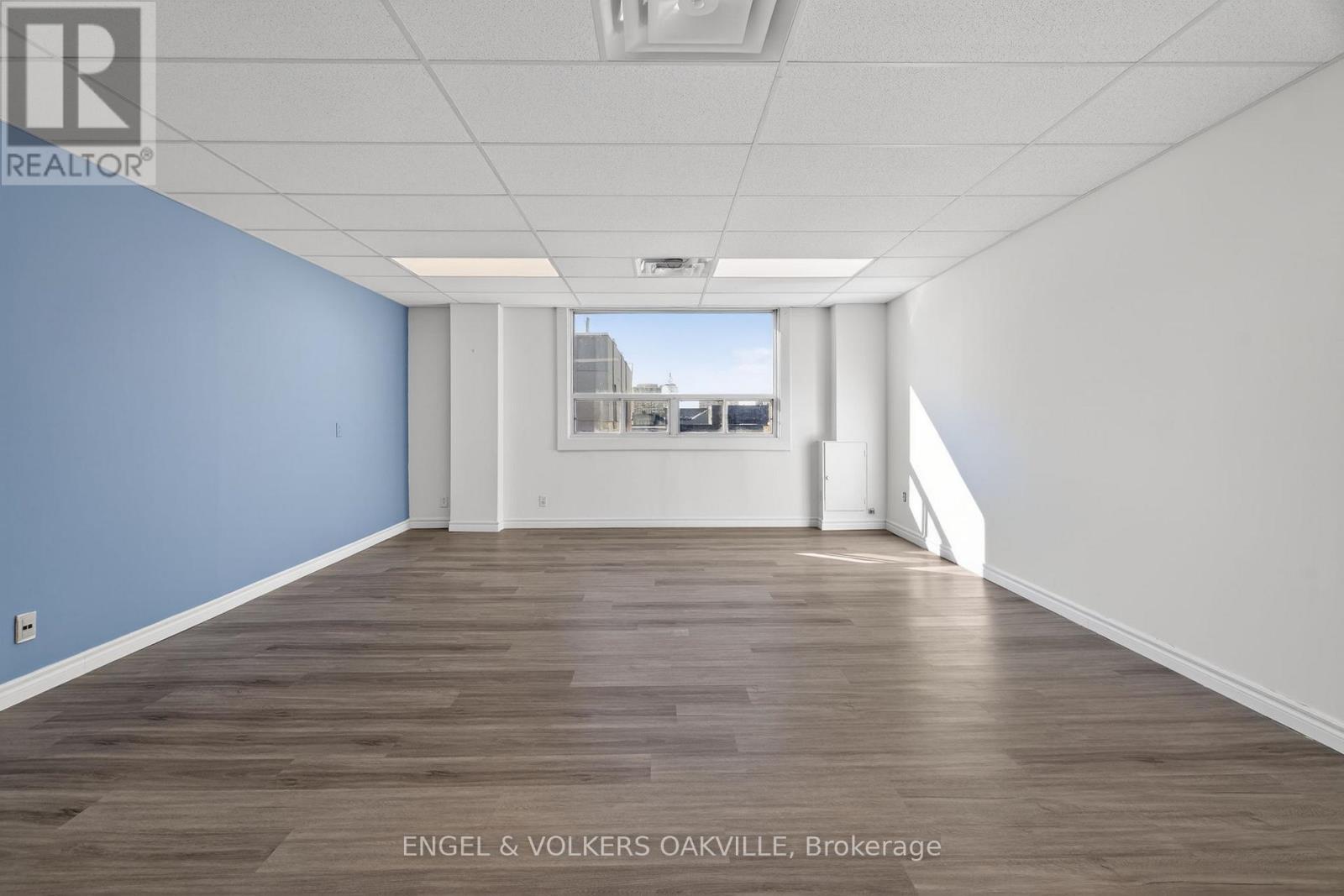 207 - 260 Church Street, Oakville, Ontario  L6J 1N6 - Photo 3 - W12719164