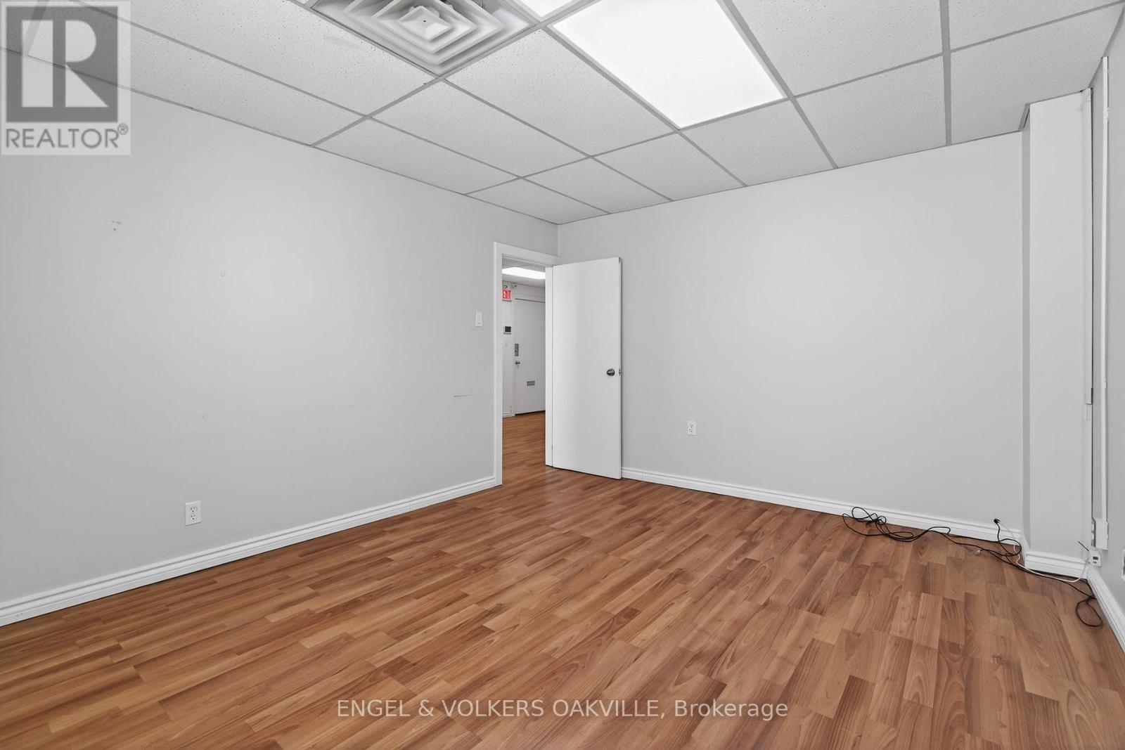 203 - 260 Church Street, Oakville, Ontario  L6J 1N6 - Photo 10 - W12719172