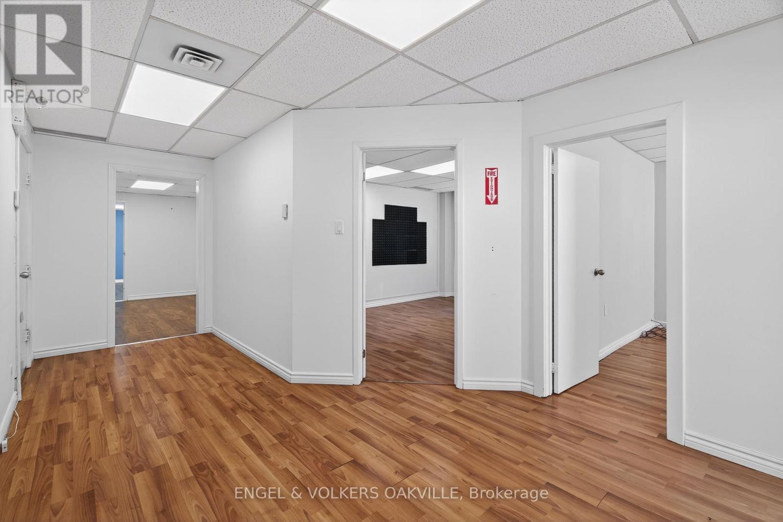 203 - 260 Church Street, Oakville, Ontario  L6J 1N6 - Photo 4 - W12719172