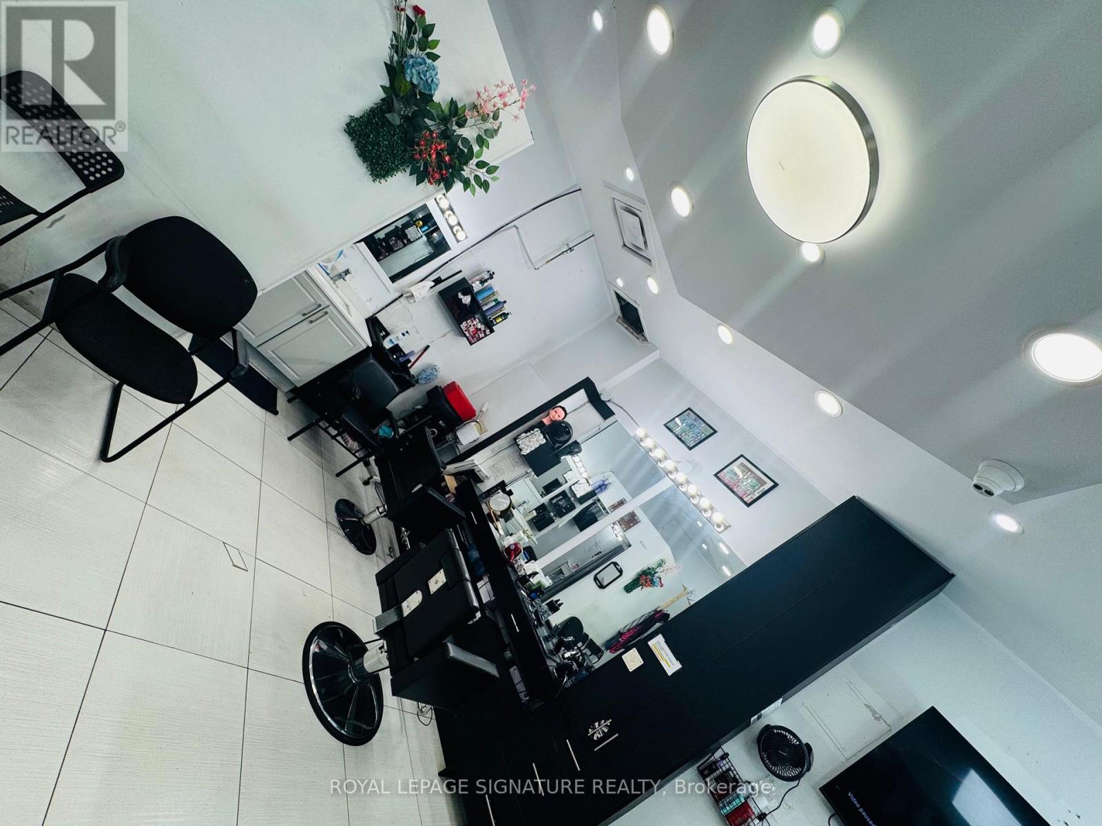 1c13-1c14 (75 & 76) - 7205 Goreway Drive, Mississauga, Ontario  L4T 2T9 - Photo 2 - W12719194