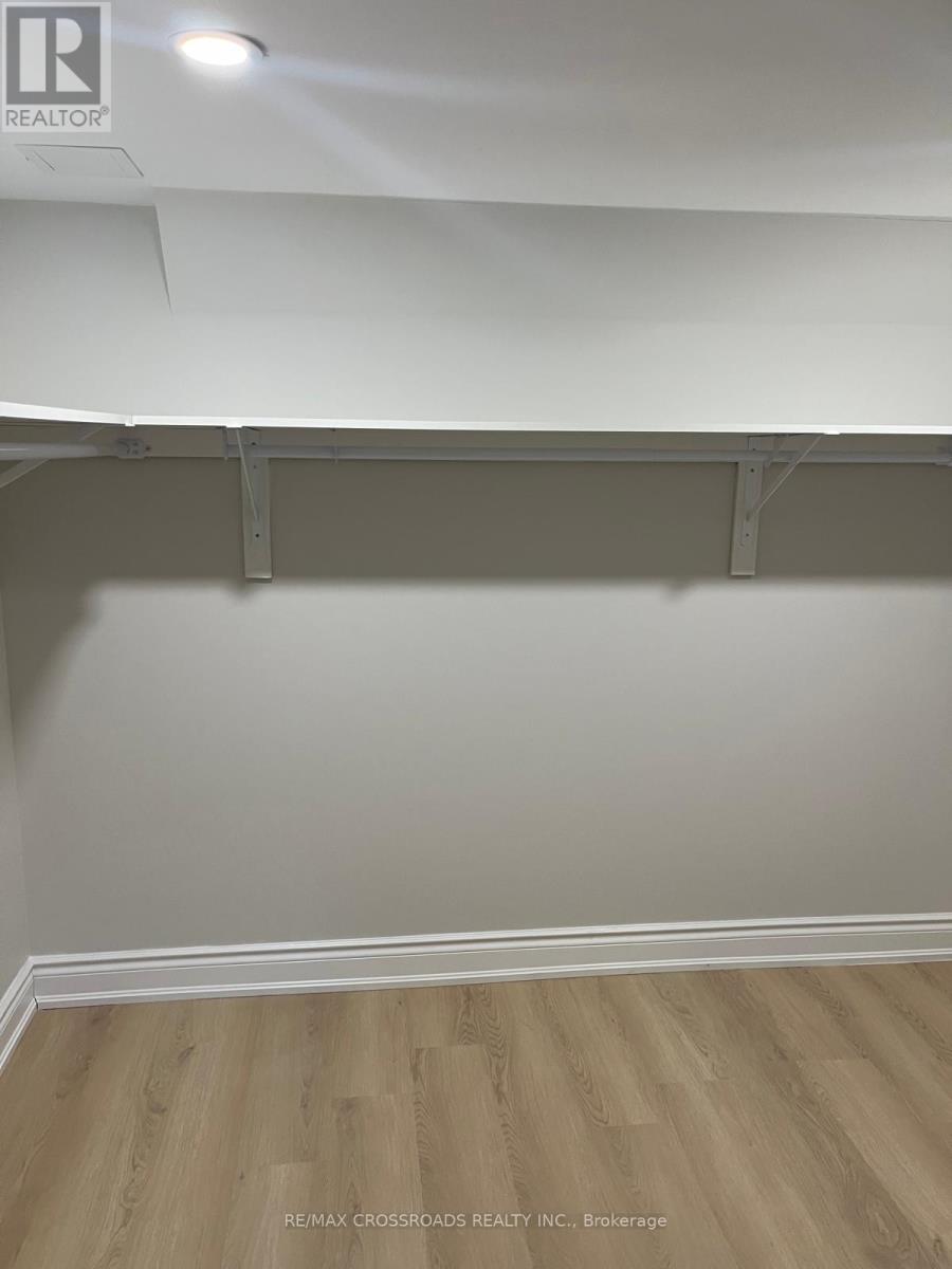 3119 Mcdowell Drive, Mississauga, Ontario  L5M 6J5 - Photo 12 - W12719196