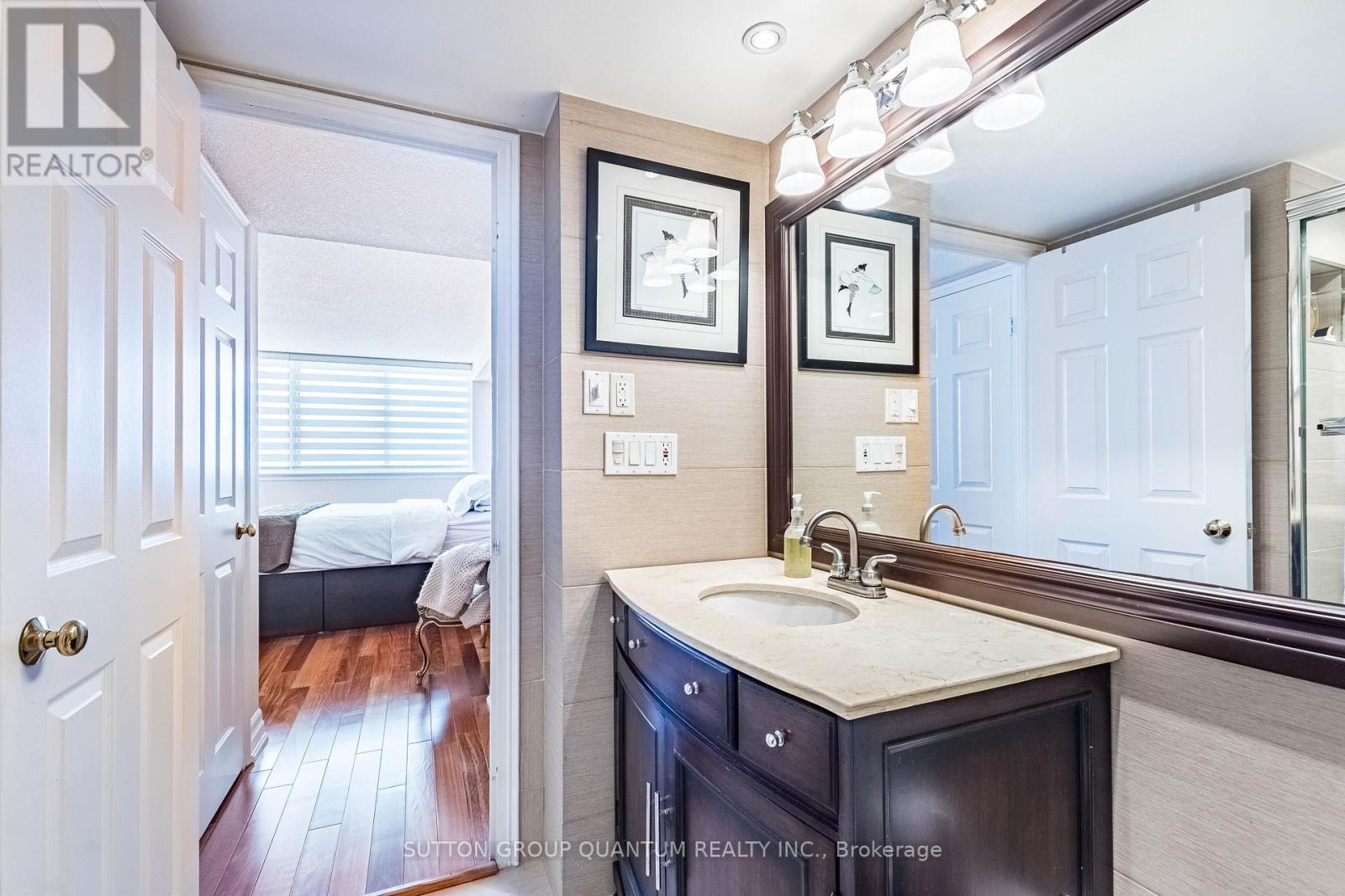 Ph04 - 1360 Rathburn Road E, Mississauga, Ontario  L4W 4H4 - Photo 24 - W12719204