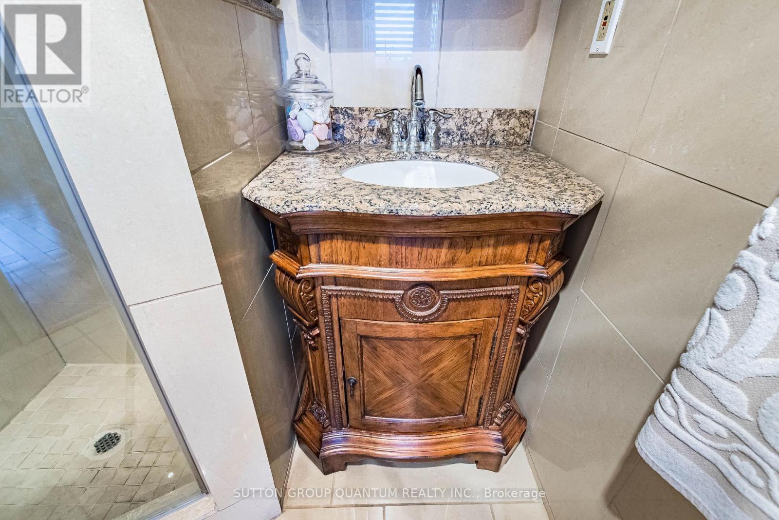 Ph04 - 1360 Rathburn Road E, Mississauga, Ontario  L4W 4H4 - Photo 31 - W12719204