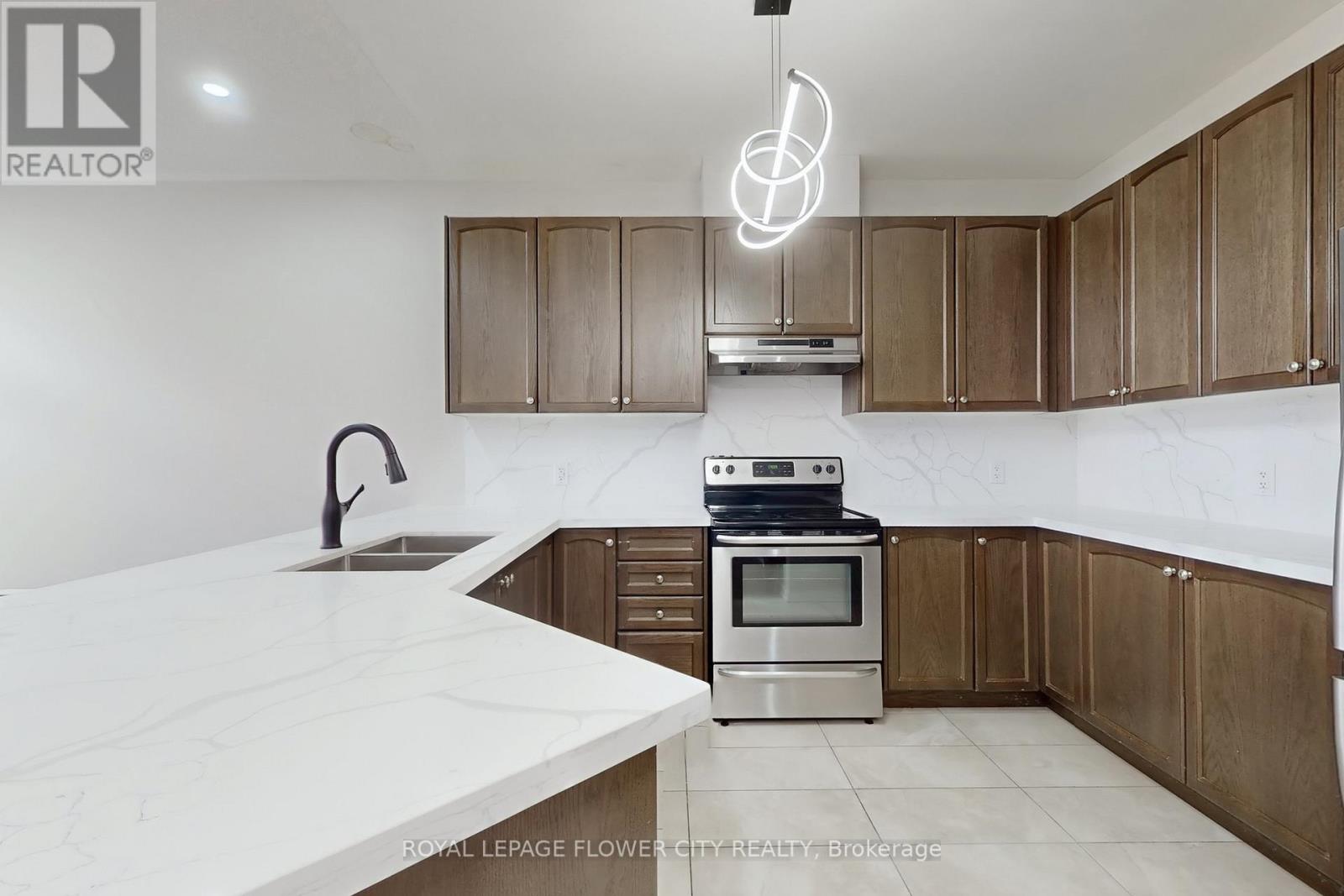 52 Valley Lane, Caledon, Ontario  L7C 4C9 - Photo 12 - W12719228