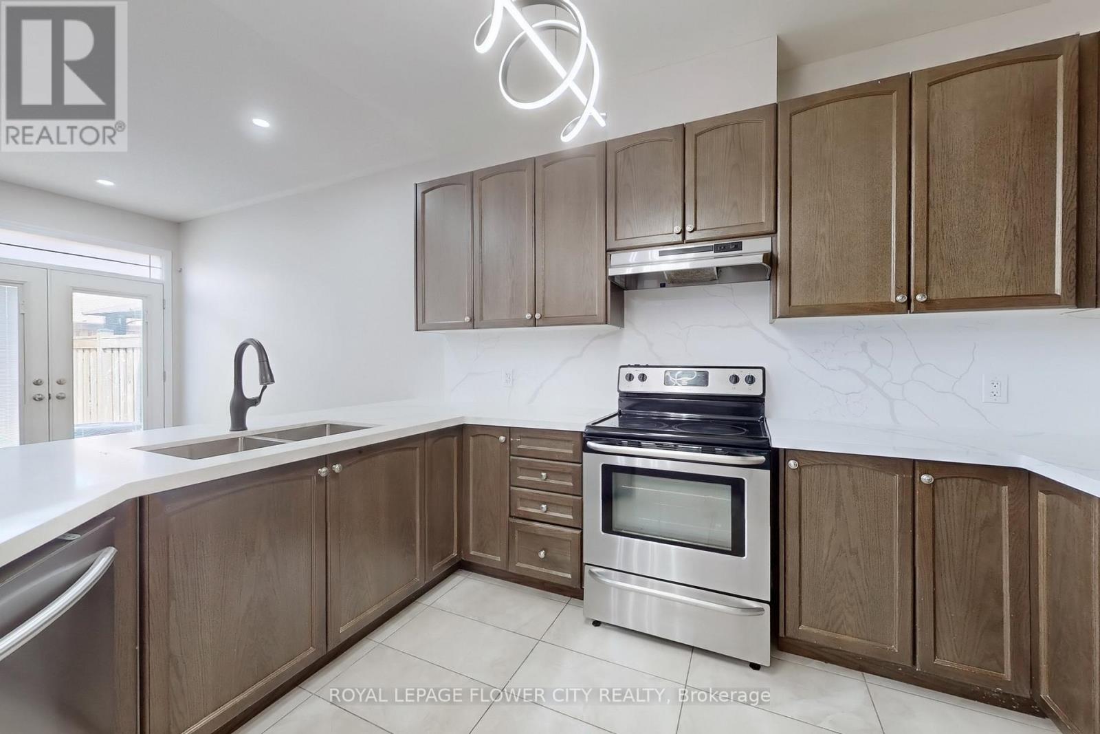 52 Valley Lane, Caledon, Ontario  L7C 4C9 - Photo 13 - W12719228