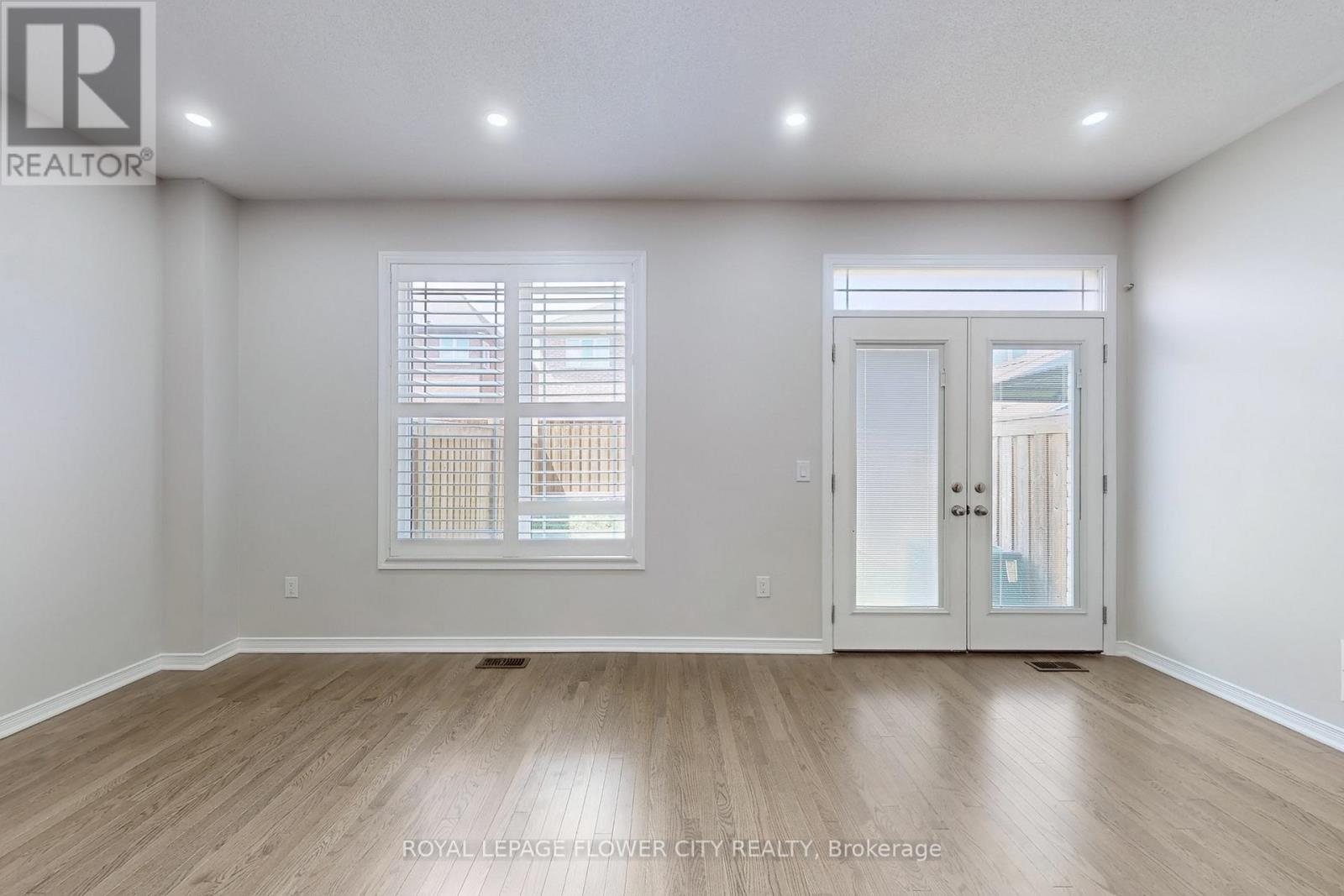 52 Valley Lane, Caledon, Ontario  L7C 4C9 - Photo 8 - W12719228